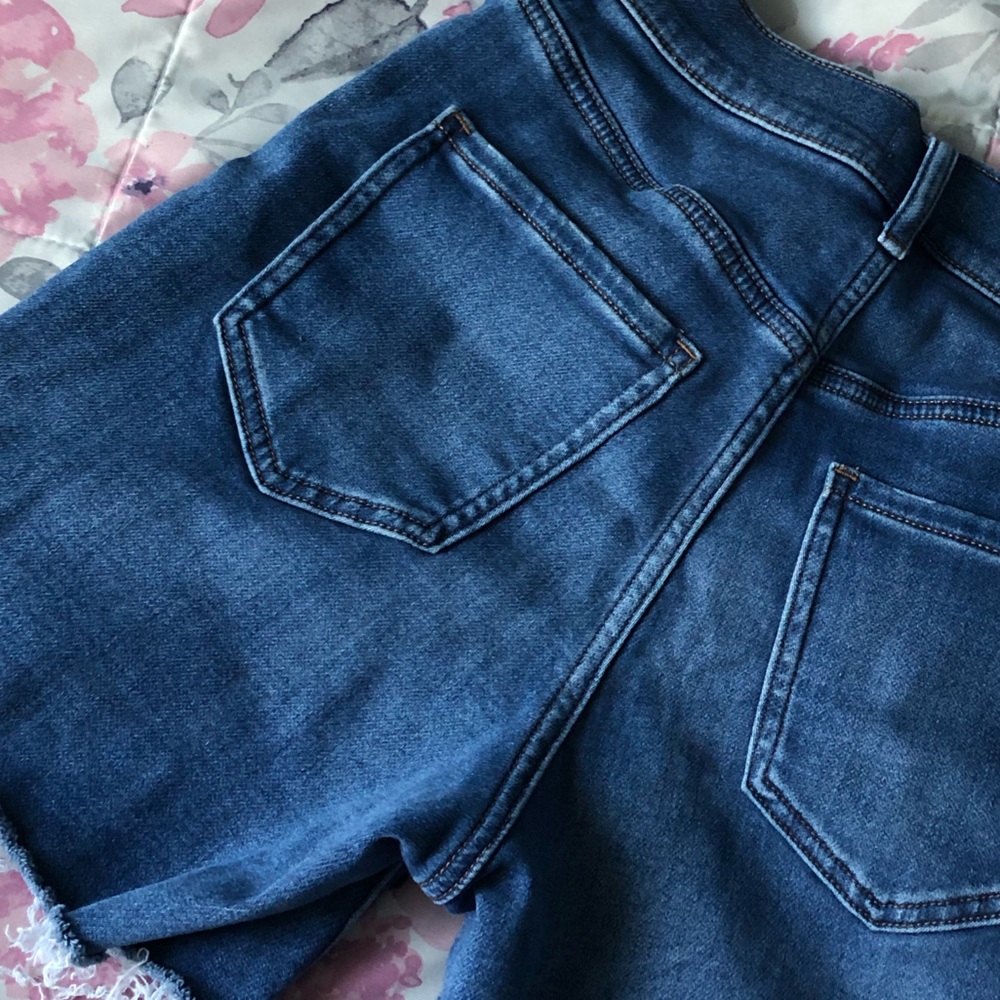 Midi Rise Express Shorts - Picture 4 of 5